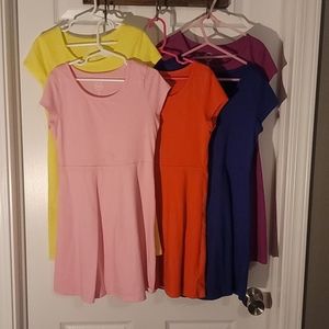 Set of 5 short sleeved dresses